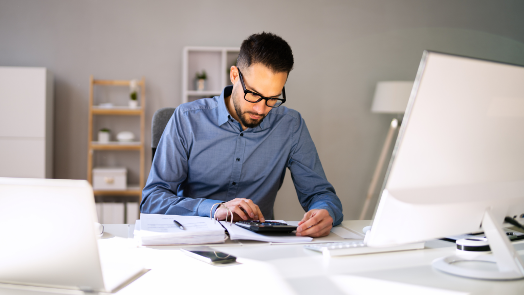 Choosing New Zealand debt collection - male debt collector in Auckland