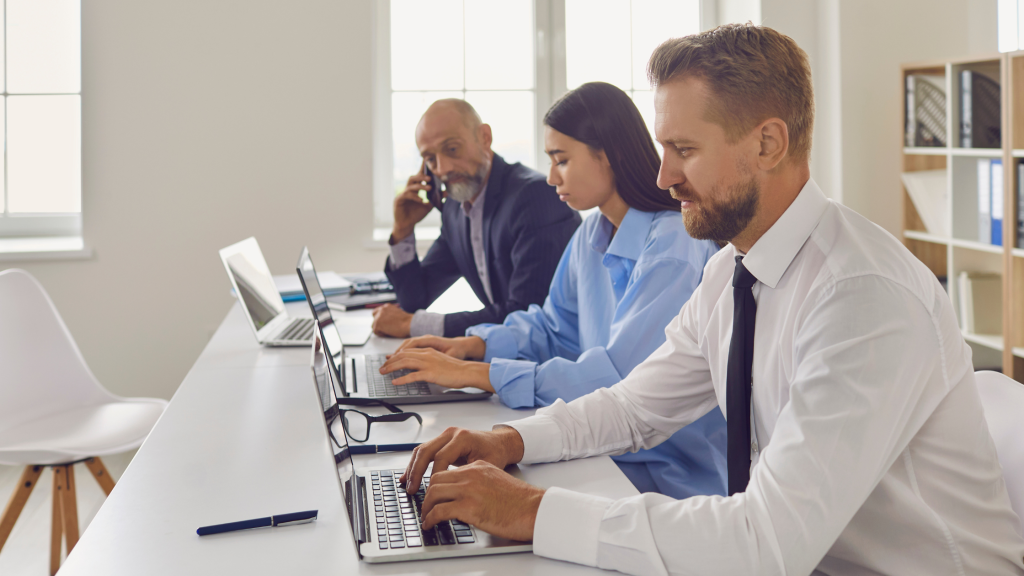 In-House vs Outsourcing Debt Recovery: Which Is Best for Your Business?